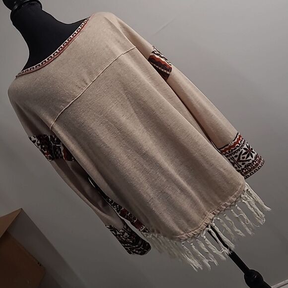 entro sz S fringed southwestern motif pullover top - Picture 3 of 9